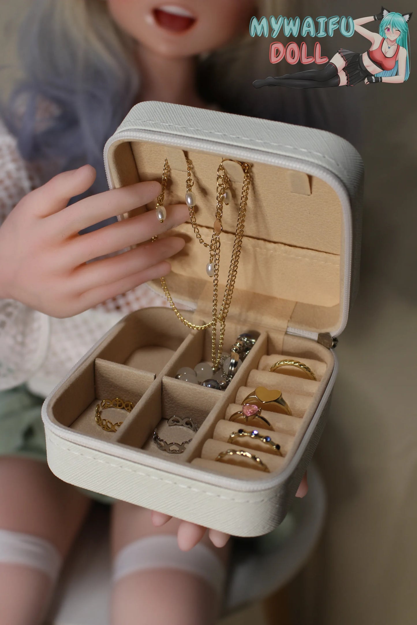 Compact Jewelry Box