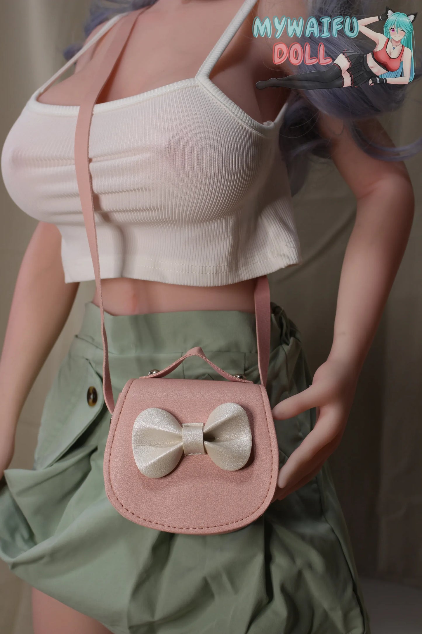 Delicate Pink Handbag With Beige Bow