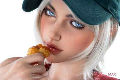 Firefly MAX 160cm – Mary – Hot Waitress